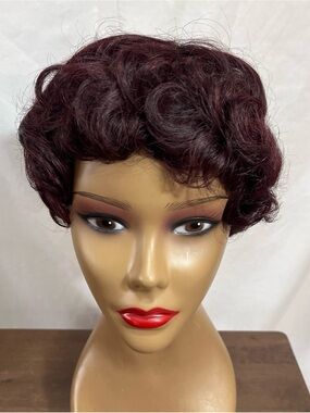 Short Curly Women's Wig in Burgundy